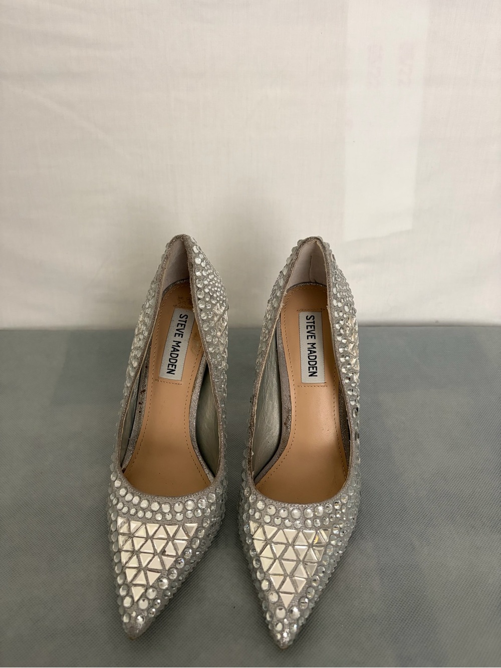 Steve Madden Women Rhinestone Pumps Silver Pointed Toe Heels Sz 6M Vivid-S(B261)